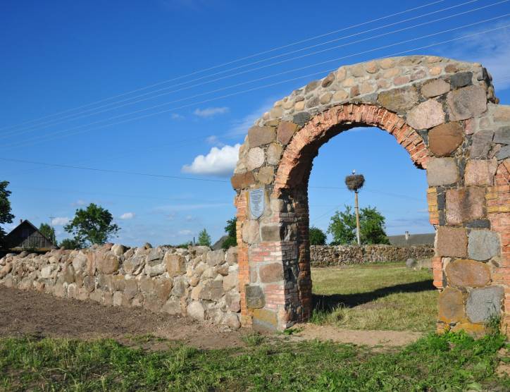 Oborek (Połoczany). Kościół Wniebowzięcia NMP i św. Rocha