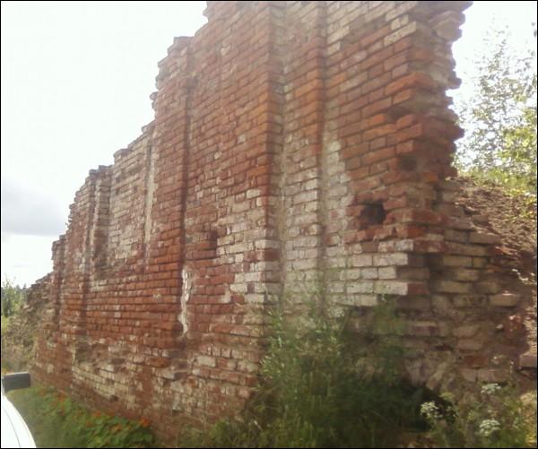  - Пейзажи . Остатки церкви