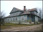 Miadzviedzičy.   The school building