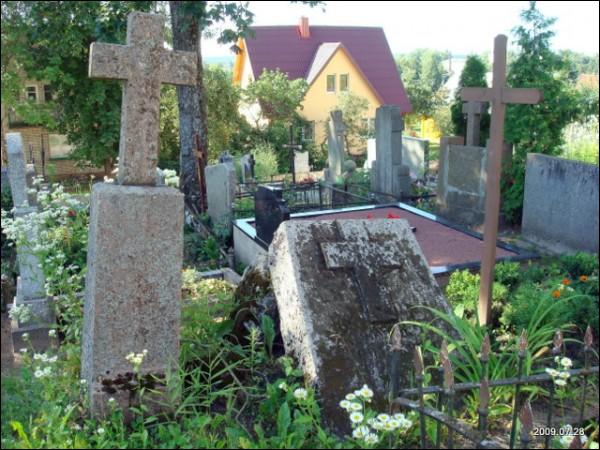 Кладбище старое католическое Молетах.   - Кладбище старое католическое.