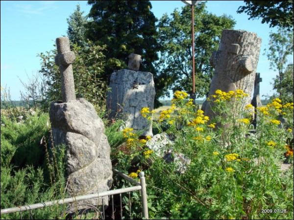 Кладбище старое католическое Молетах.   - Кладбище старое католическое.
