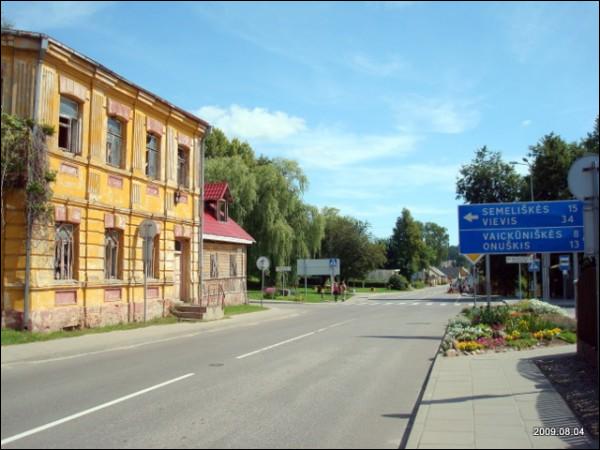 Aukštadvaris. Town streets 