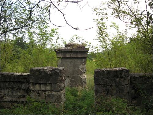 Niewiel.  Cmentarz wojenny z I wojny światowej 