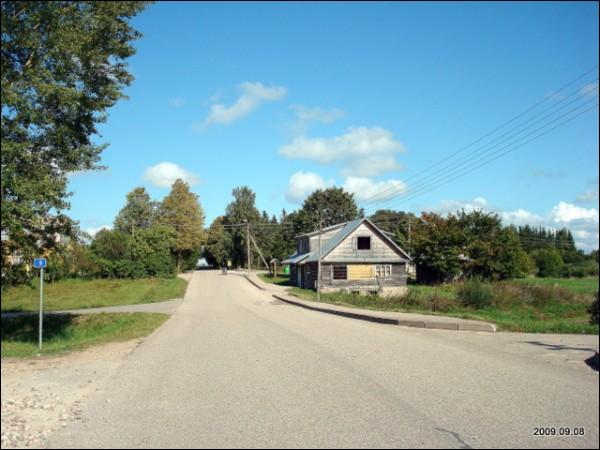Bijutiškis. In the village 