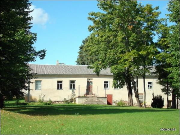  - Manor . 