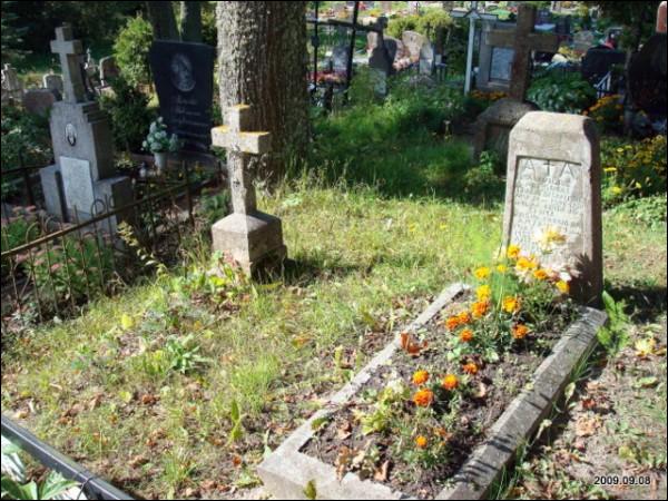 Могілкі каталіцкія Біюцішках.   - Могілкі каталіцкія.