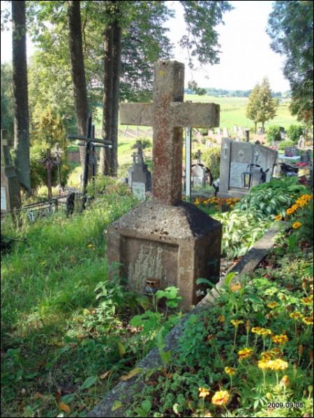 Могілкі каталіцкія Біюцішках.   - Могілкі каталіцкія.