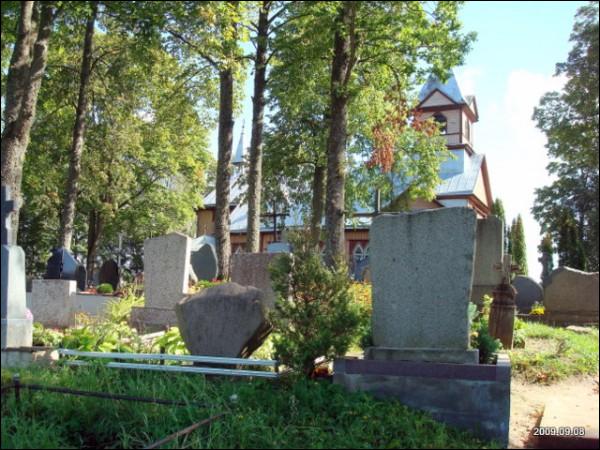 Могілкі каталіцкія Біюцішках.   - Могілкі каталіцкія.