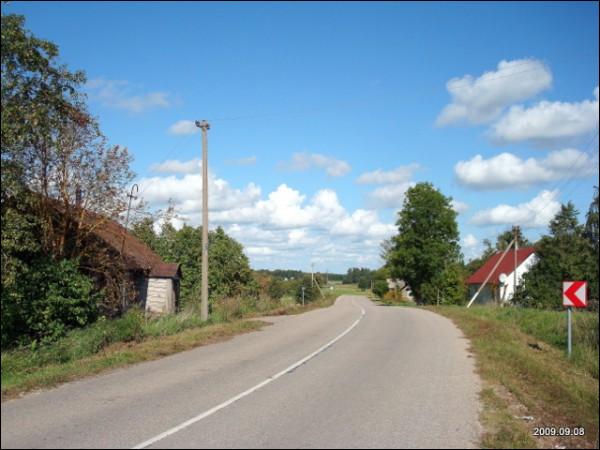 Гайлюны (Лазарцы). У вёсцы 