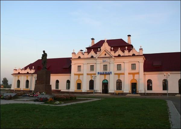 Dworzec kolejowy  .   - Dworzec kolejowy .