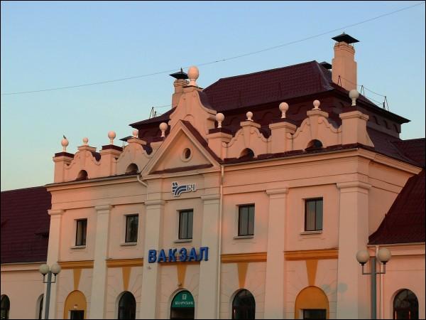 Dworzec kolejowy  .   - Dworzec kolejowy .