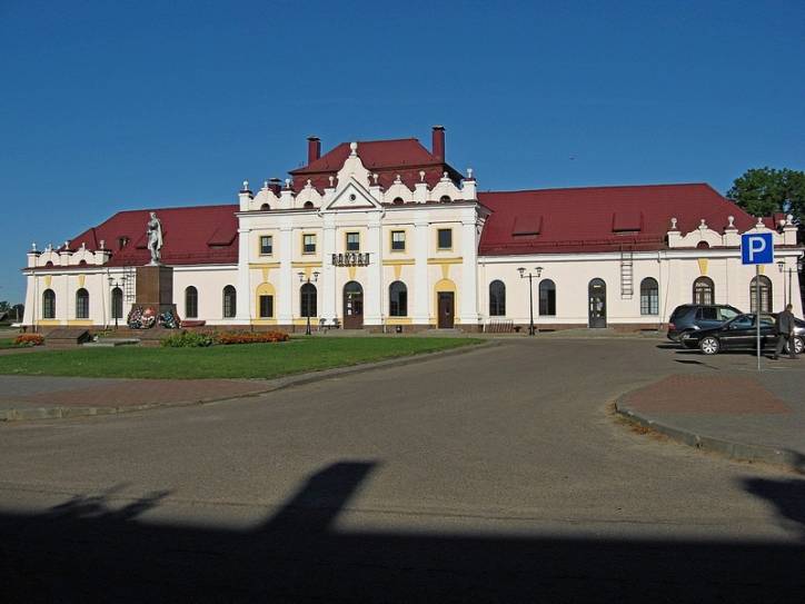 Dworzec kolejowy  .   - Dworzec kolejowy .