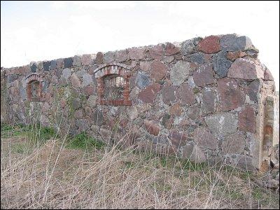 Руин коровника (фото 05.2005) Сынковичи. Фольварк Сынковичи II
