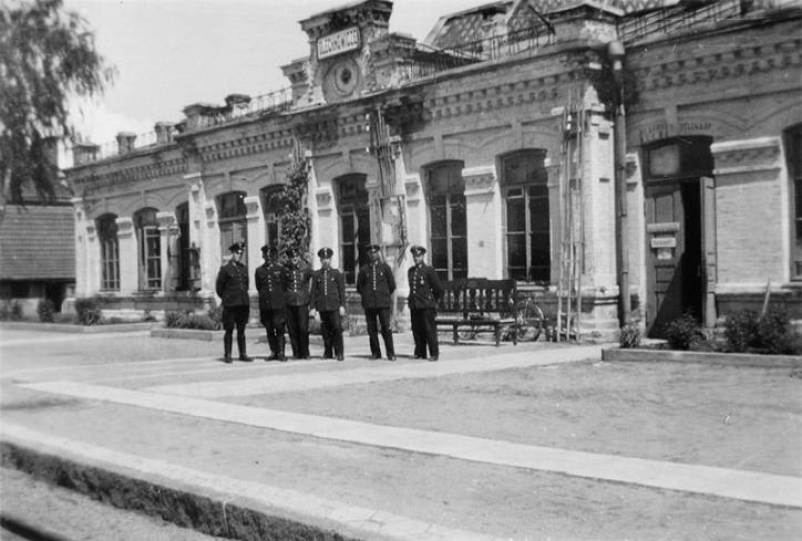  - Железнодорожная станция . Железнодорожная станция