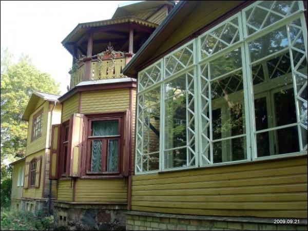 Markucie. Zespół dworsko-parkowy Puszkinych