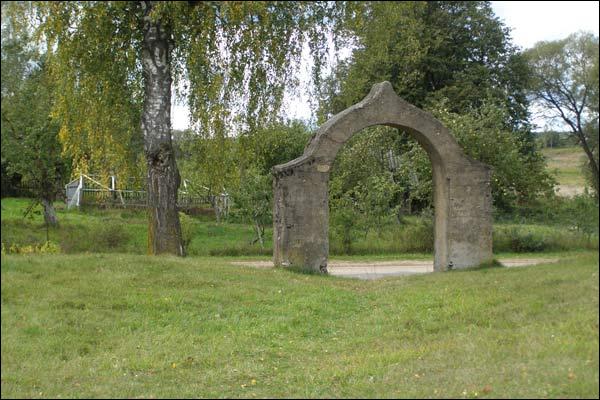 Swatki.  Brama cerkiewna