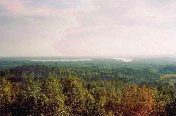 Туманы над возерам Раблё (Выгляд зь вяршынi Пачаноўскае гары) Пачынкі.  Пачаноўская гара