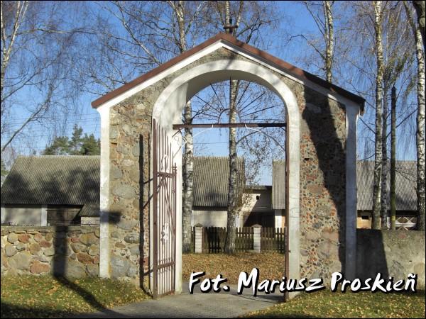  - Catholic church of the Holy Trinity. Side gate