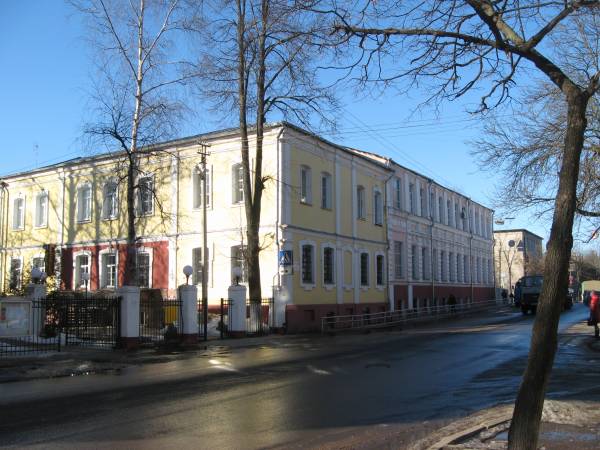  - Гістарычная забудова вул. Камсамольская (Ніжне-Пятроўская). 