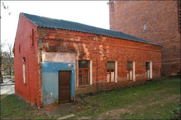  - Budynki zabytkowe ul. Czechowa (Wietranaja). ul. Czechowa 7 (widok od strony dziedzińca). Fot. 11.2009