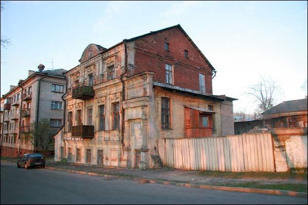 Витебск |  Историческая застройка ул.Путна / ул.Урицкого (Офицерская). ул. Путна, 5 (XIX в., часть архитектурного ансамбля бывшей церкви Покрова Пресв. Богородицы)