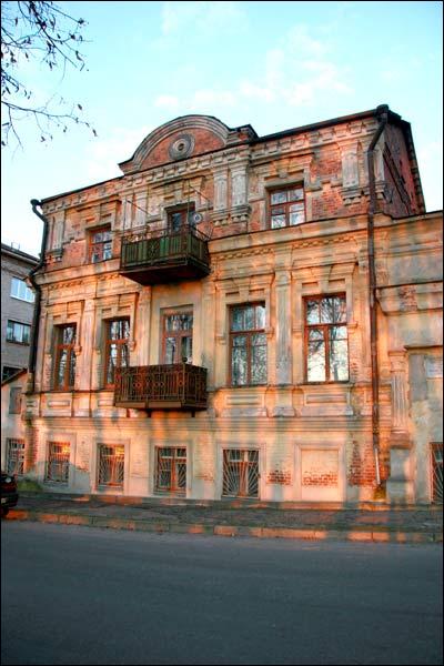  - Budynki zabytkowe ul. Putna / ul. Uryckiego (Oficerskaja). 