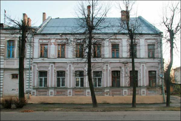  - Budynki zabytkowe ul. Putna / ul. Uryckiego (Oficerskaja). 