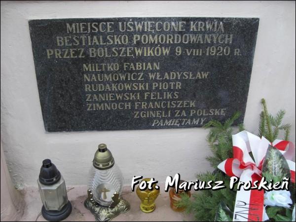 Suchowola.  Pomniki
