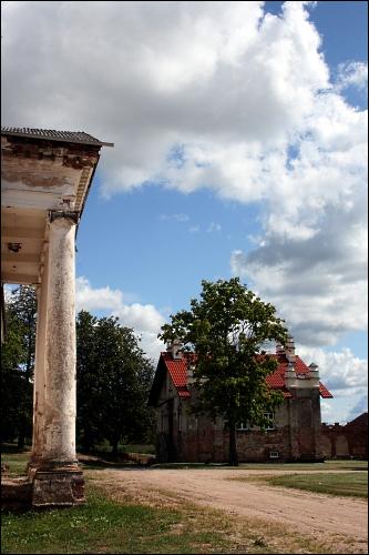  - Zespół pałacowo-parkowy . Pałac i pałacowa kuchnia
