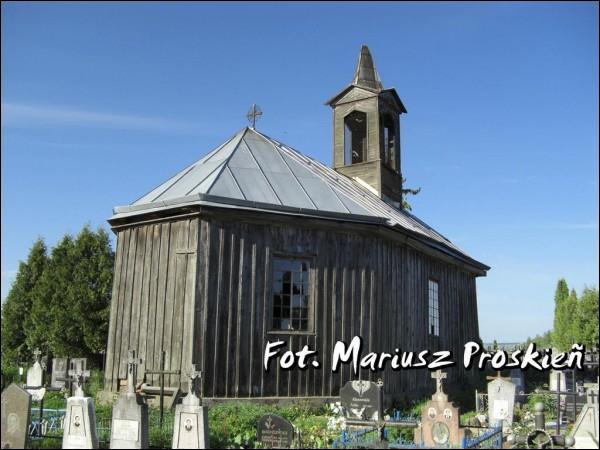Tabariškės. Graveyard chapel 