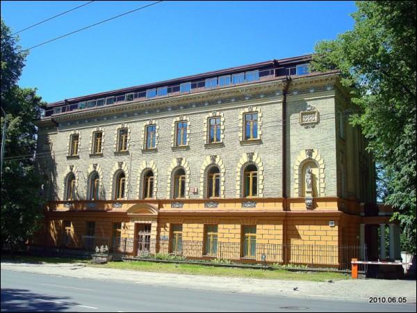  - Neighbourhood Antakalnis. 