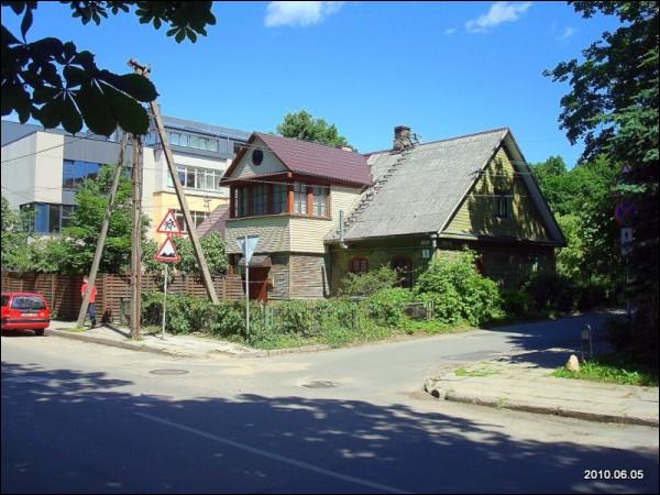 Vilnius |  Neighbourhood Antakalnis. 