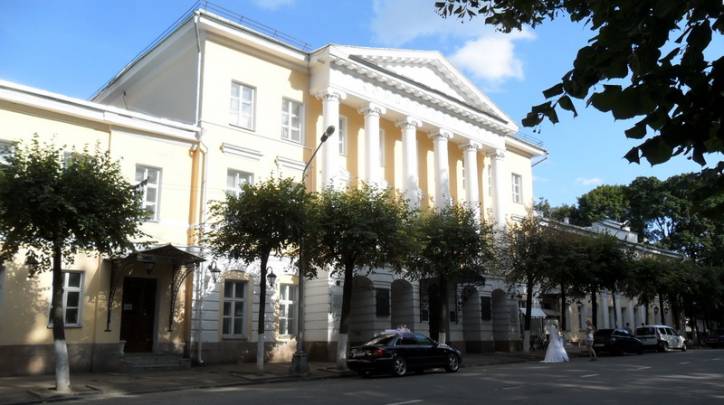  - Historical buildings . 