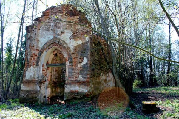 Staresiele.  Kaplica cmentarna 