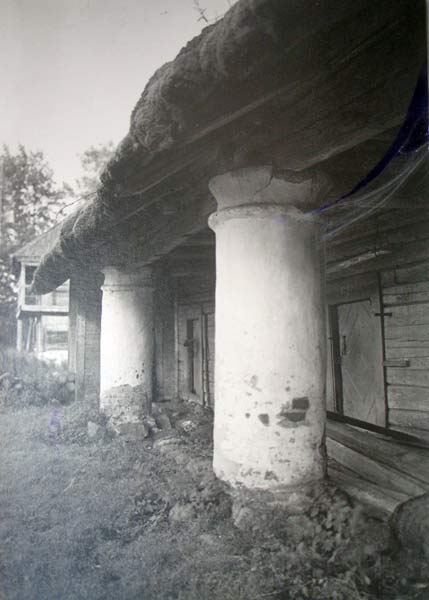  - Manor . The barn in Biruki. Photo by Jan Bulhak (from the Lith. State Hist. archive)