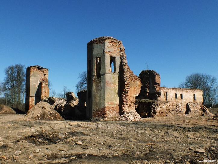  -  Замок Сапегов, руины. 