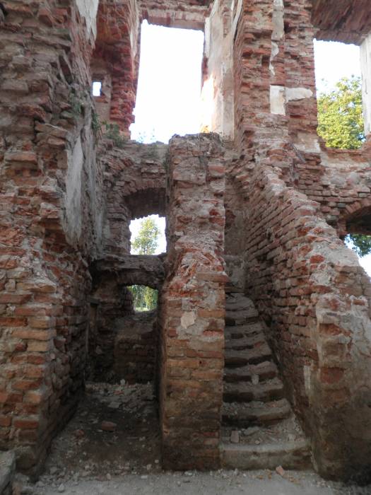  -  Замок Сапегов, руины. Расчистка развалин Гольшанского замка 