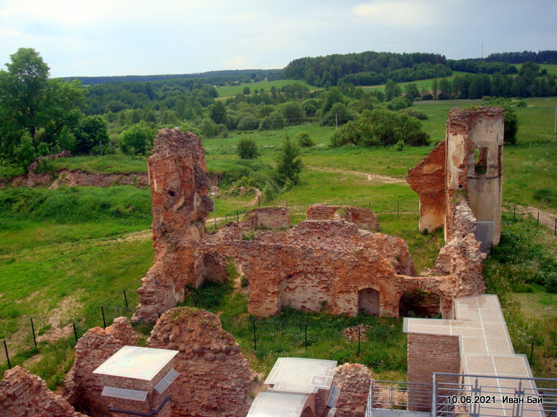  -  Замок Сапегов, руины. Руины замка