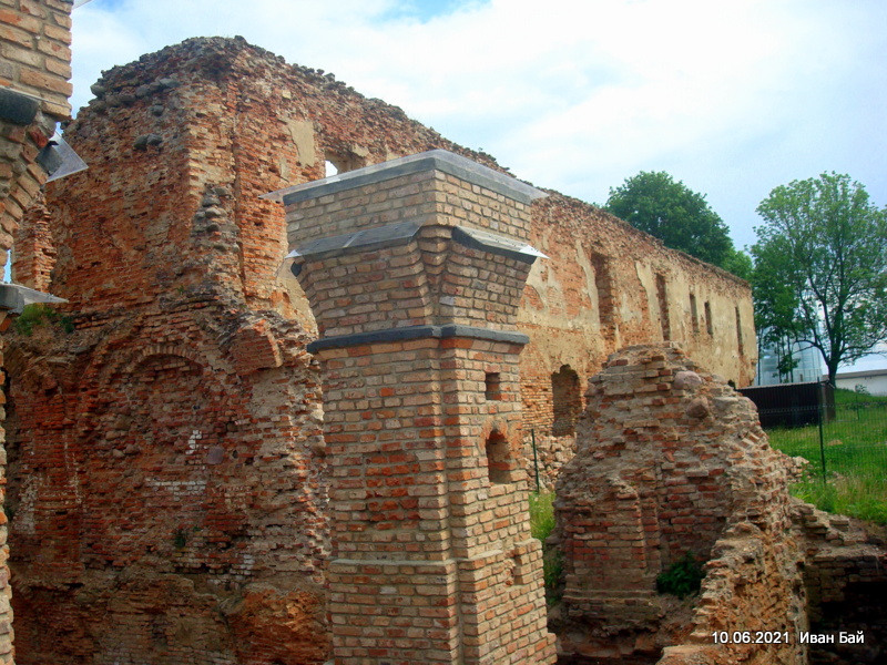  -  Замок Сапегов, руины. Часть замка