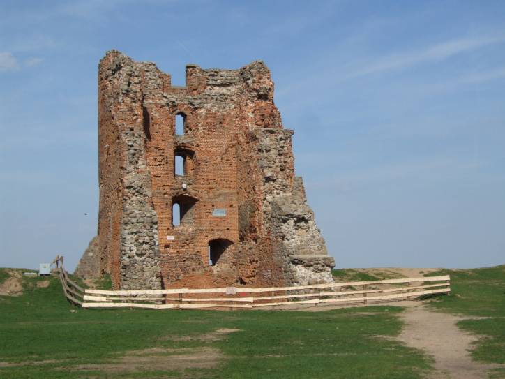 Навагрудак.  Навагрудскі замак, руіны