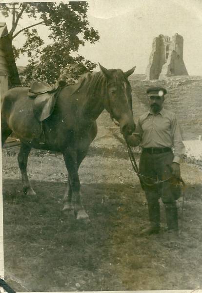 Навагрудак.  Навагрудскі замак, руіны