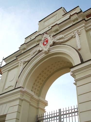 Różana. Pałac Sapiehów