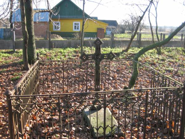 Alševa. cemetery Old