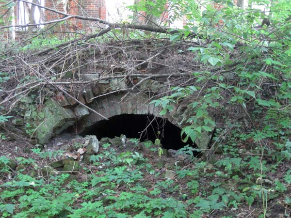  - Dwór Wańkowiczów. Grota