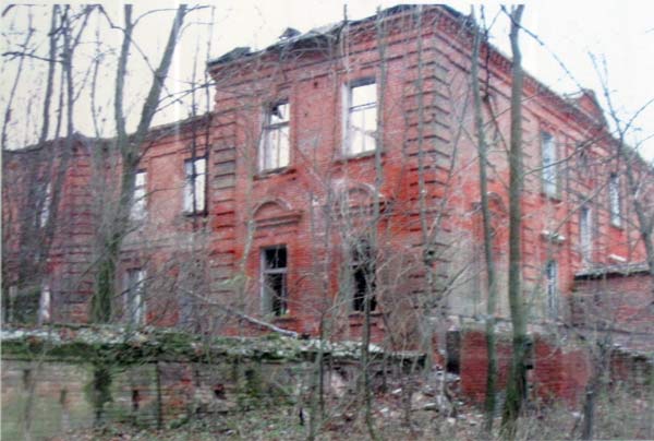  - Dwór Wańkowiczów. Dwór na zdjęciu z Muzeum w Chojnikach