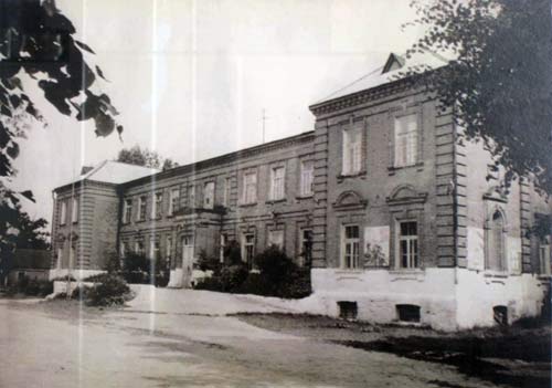  - Dwór Wańkowiczów. Były dwor na zdjęciu z lat 70-ch XX w.