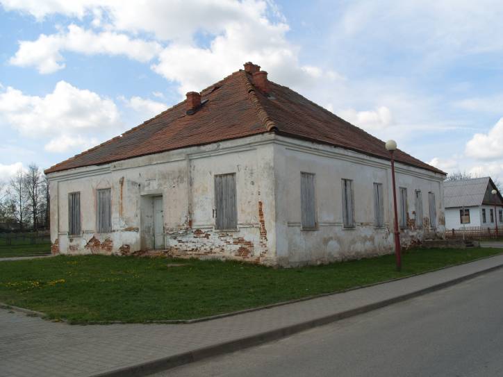 Mir.  Synagogalny dwór