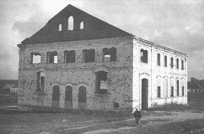  -  Синагогальный двор. 