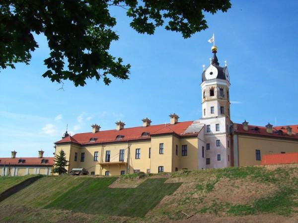  - Замок Радзивиллов Реконструкция, 2010. 