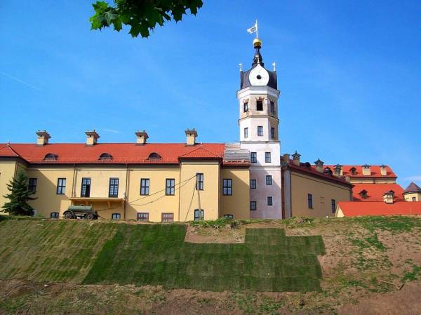  - Замок Радзивиллов Реконструкция, 2010. 